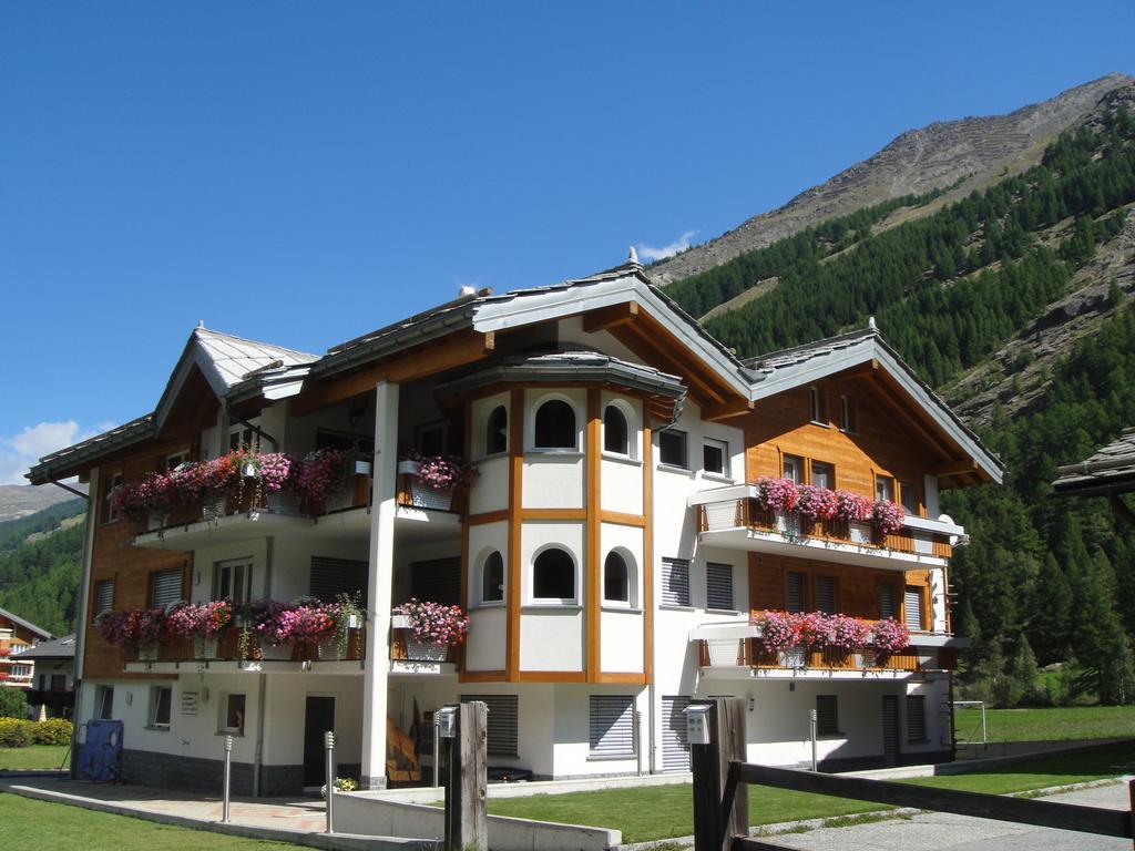 ザース・グルントHaus Alpensternアパートメント エクステリア 写真